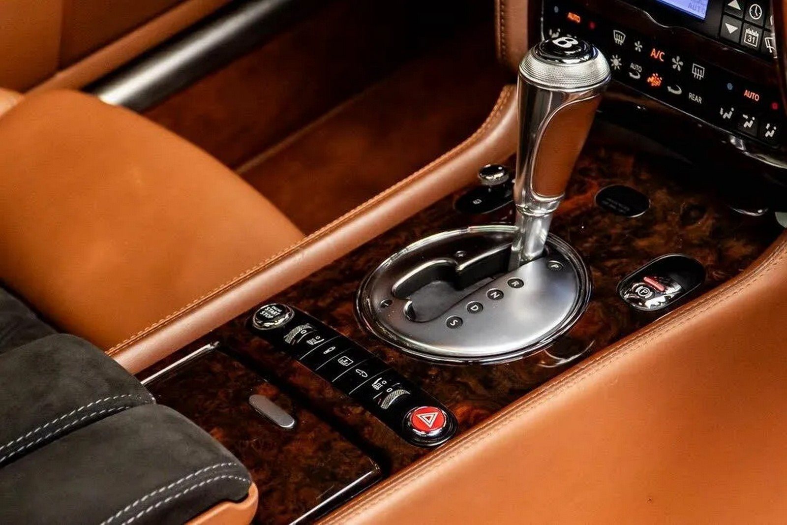 2005 - BENTLEY CONTINENTAL FLYING SPUR ‘DECADENCE’ BY DC CUSTOMS, foto 43
