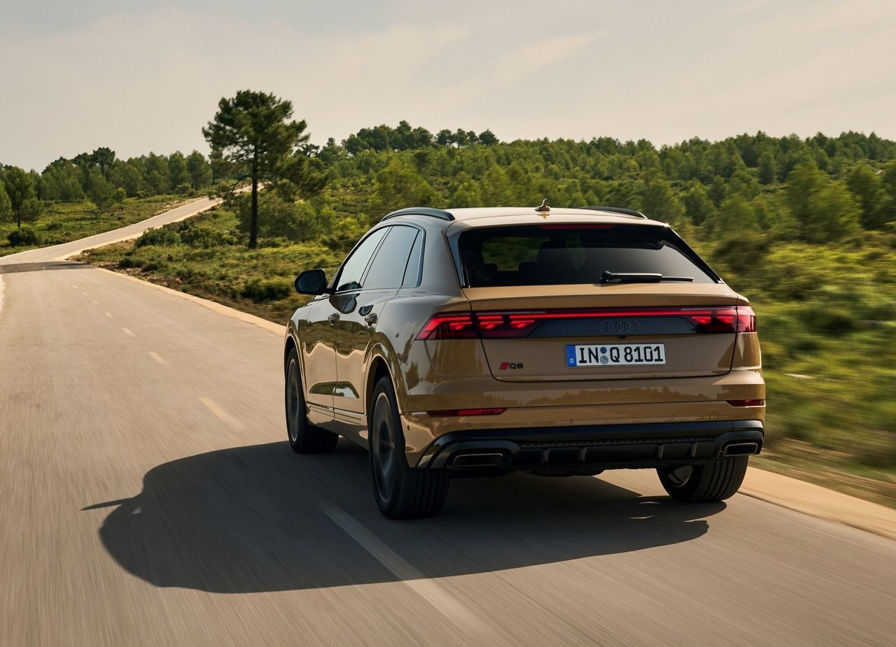 AUDI Q8, foto 21