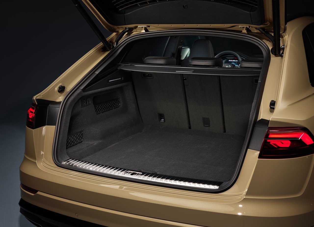AUDI Q8, foto 44