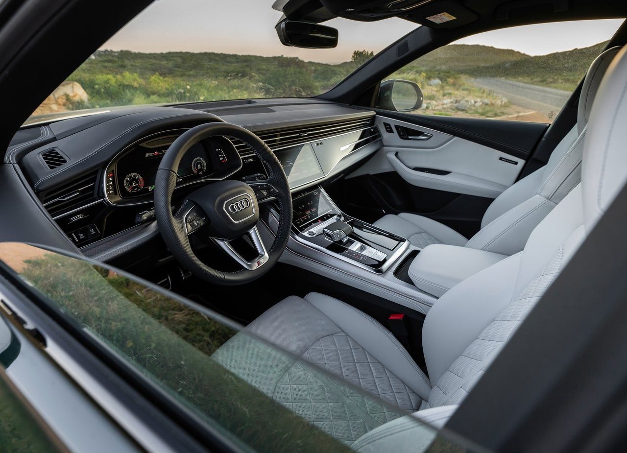 AUDI Q8, foto 132
