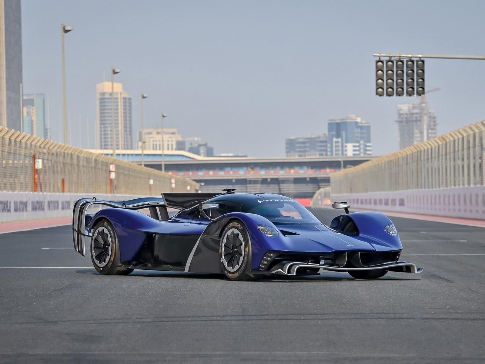 2022 - ASTON MARTIN VALKYRIE AMR PRO #8, foto 1