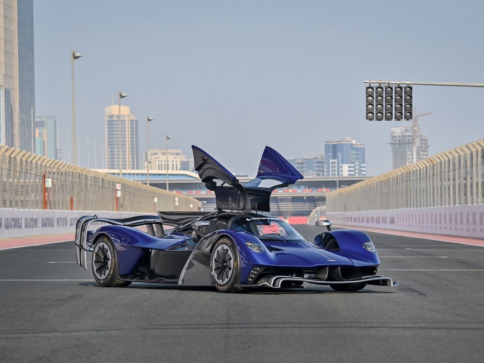 2022 - ASTON MARTIN VALKYRIE AMR PRO #8, foto 6