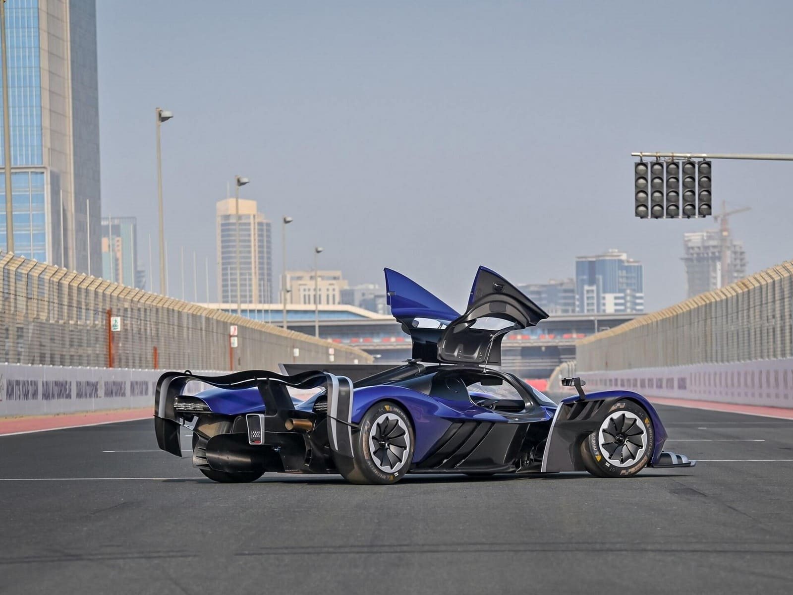 2022 - ASTON MARTIN VALKYRIE AMR PRO #8, foto 7