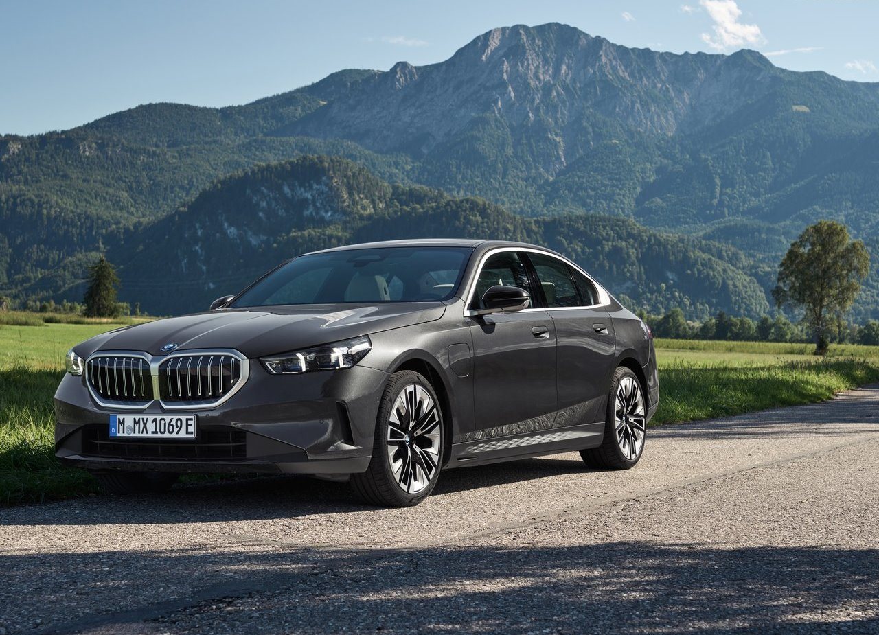 BMW 530e SEDAN, foto 1