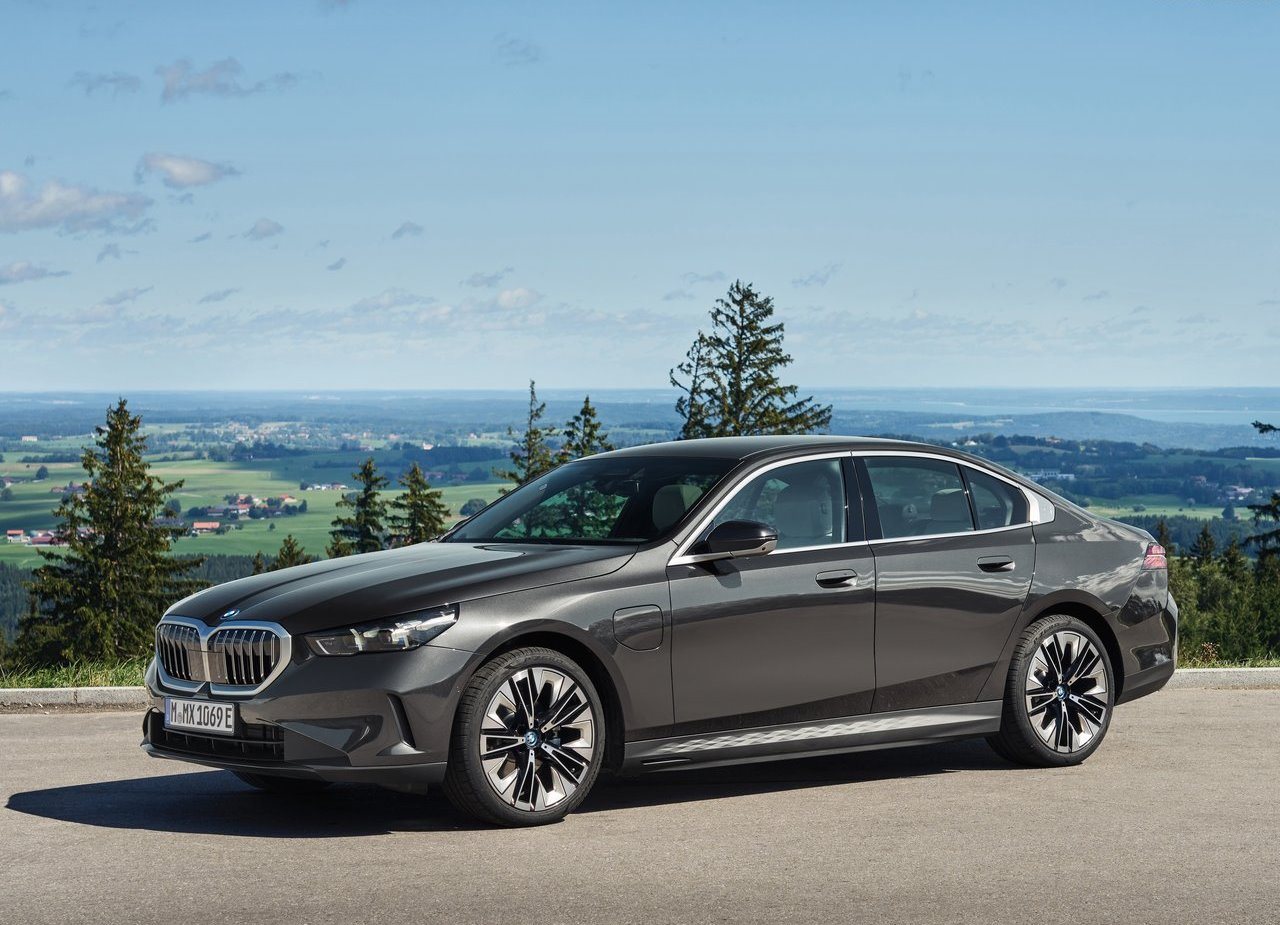 BMW 530e SEDAN, foto 2