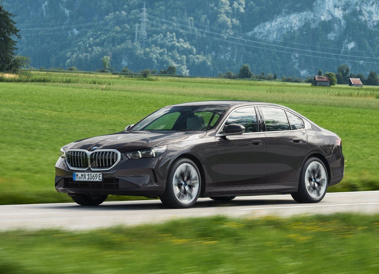 BMW 530e SEDAN, foto 4