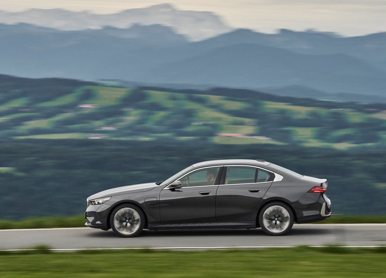 BMW 530e SEDAN, foto 12