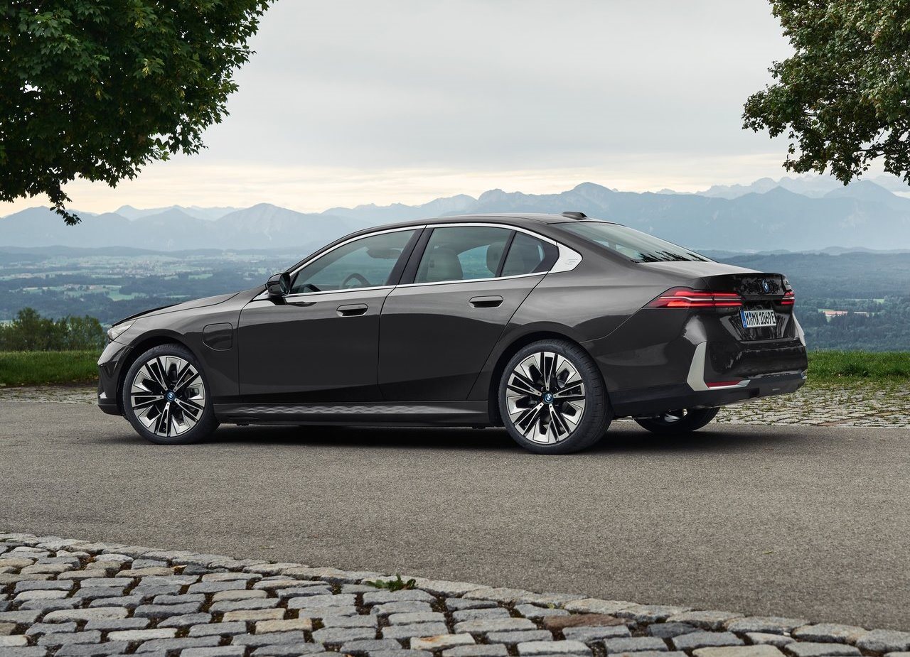 BMW 530e SEDAN, foto 15
