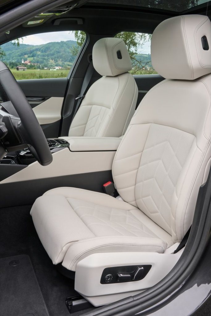 BMW 530e SEDAN, foto 44