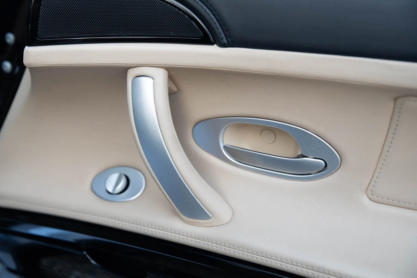2002 - BMW Z8 ROADSTER SCHWARZ II, foto 49