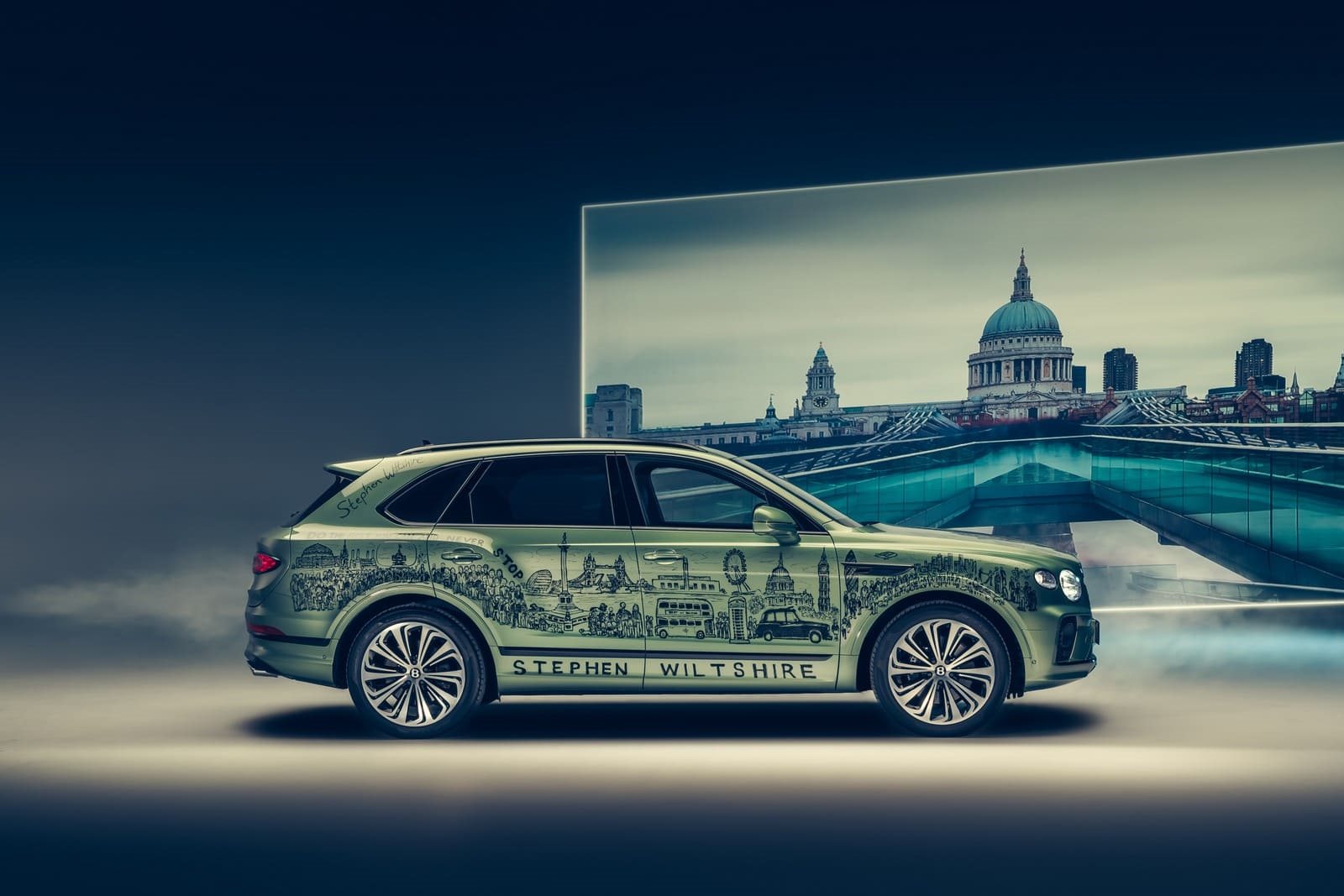 BENTLEY ‘BELONGING BENTAYGA’ BY STEPHEN WILTSHIRE, foto 3