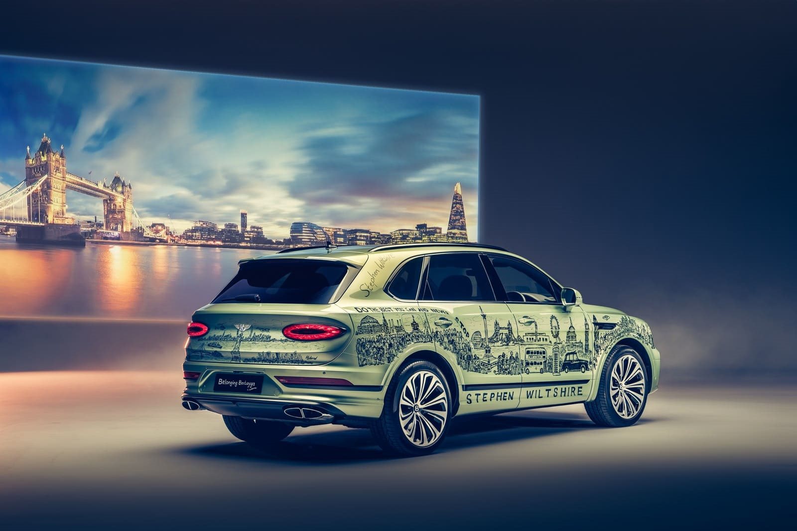 BENTLEY ‘BELONGING BENTAYGA’ BY STEPHEN WILTSHIRE, foto 4