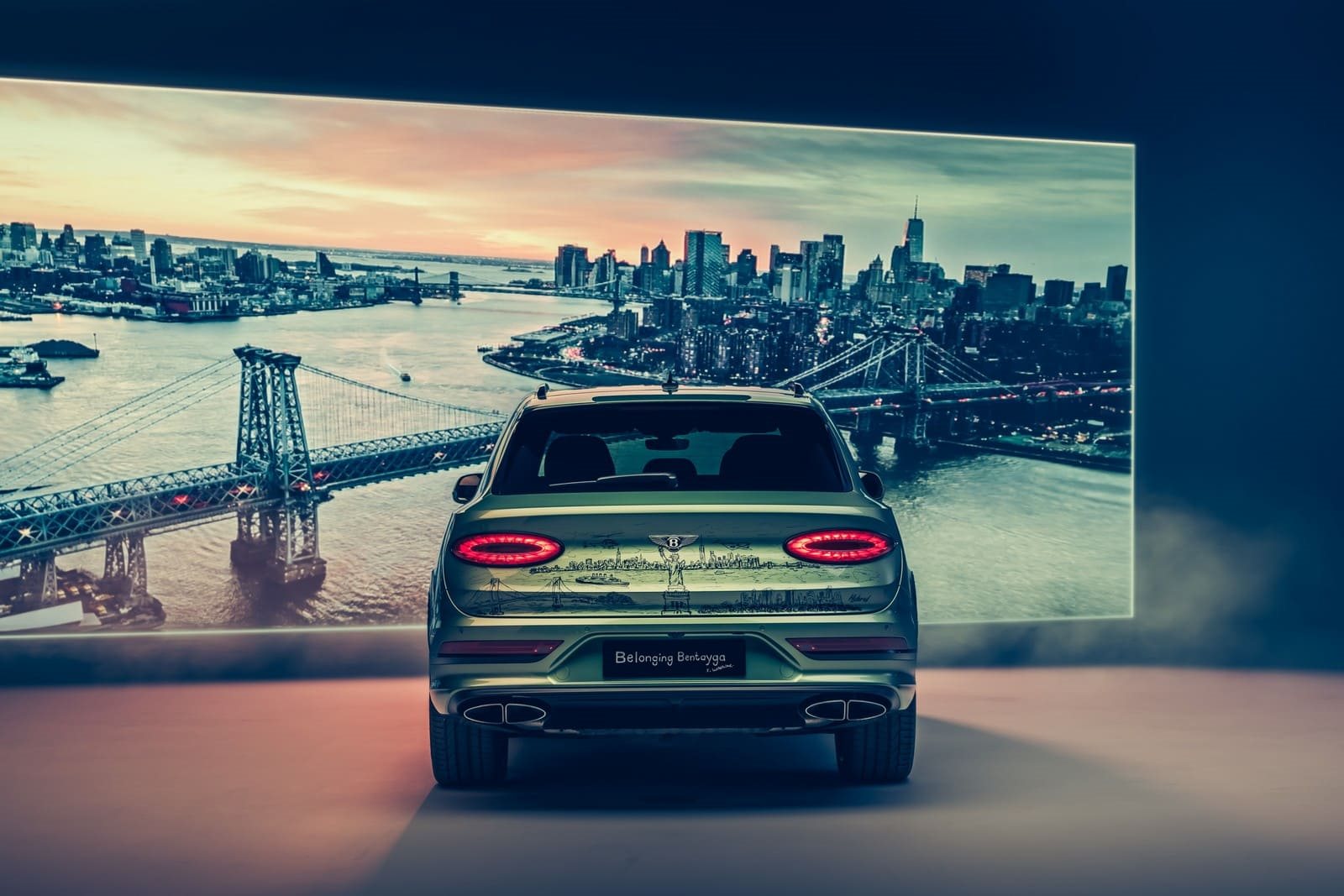 BENTLEY ‘BELONGING BENTAYGA’ BY STEPHEN WILTSHIRE, foto 5