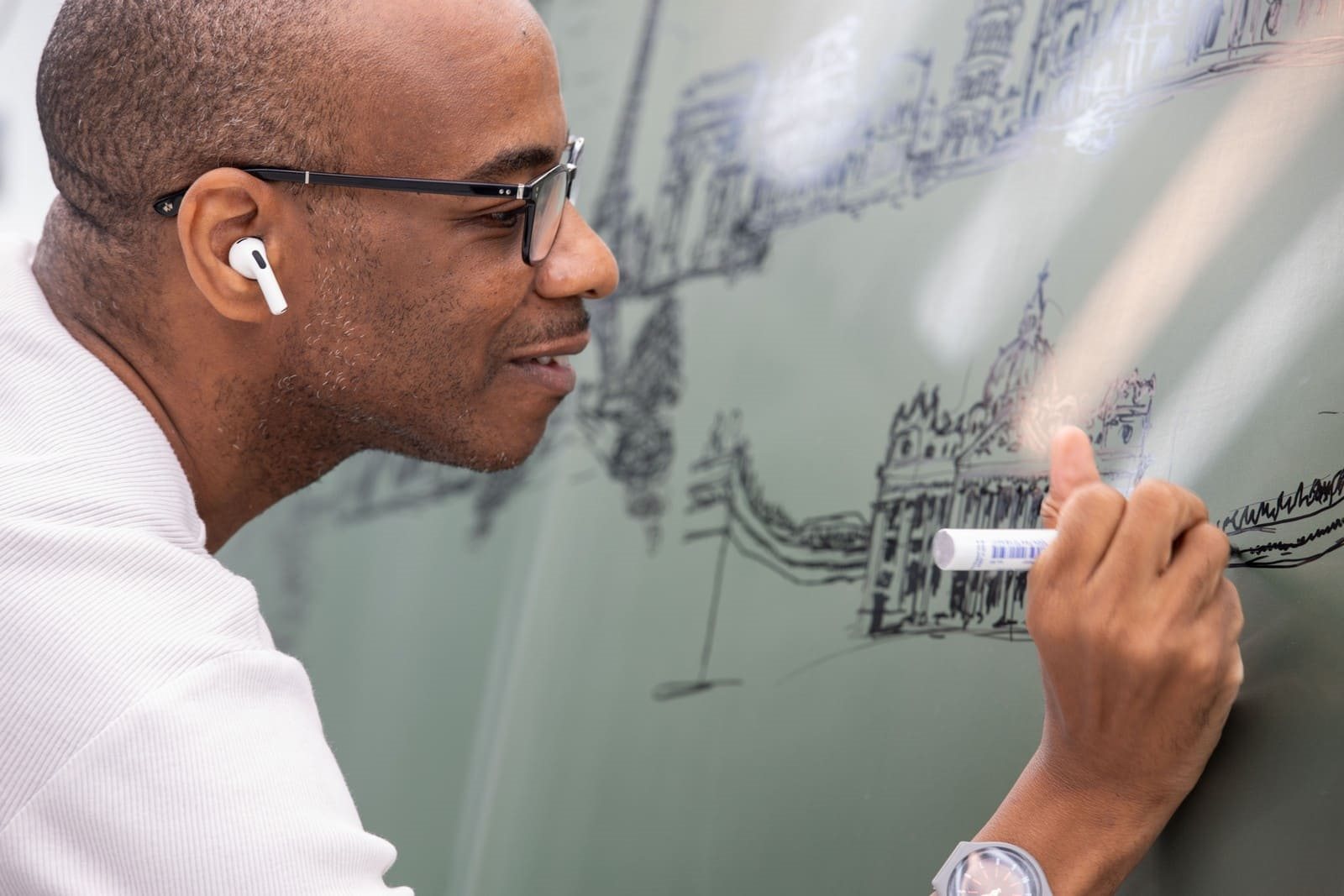 BENTLEY ‘BELONGING BENTAYGA’ BY STEPHEN WILTSHIRE, foto 6