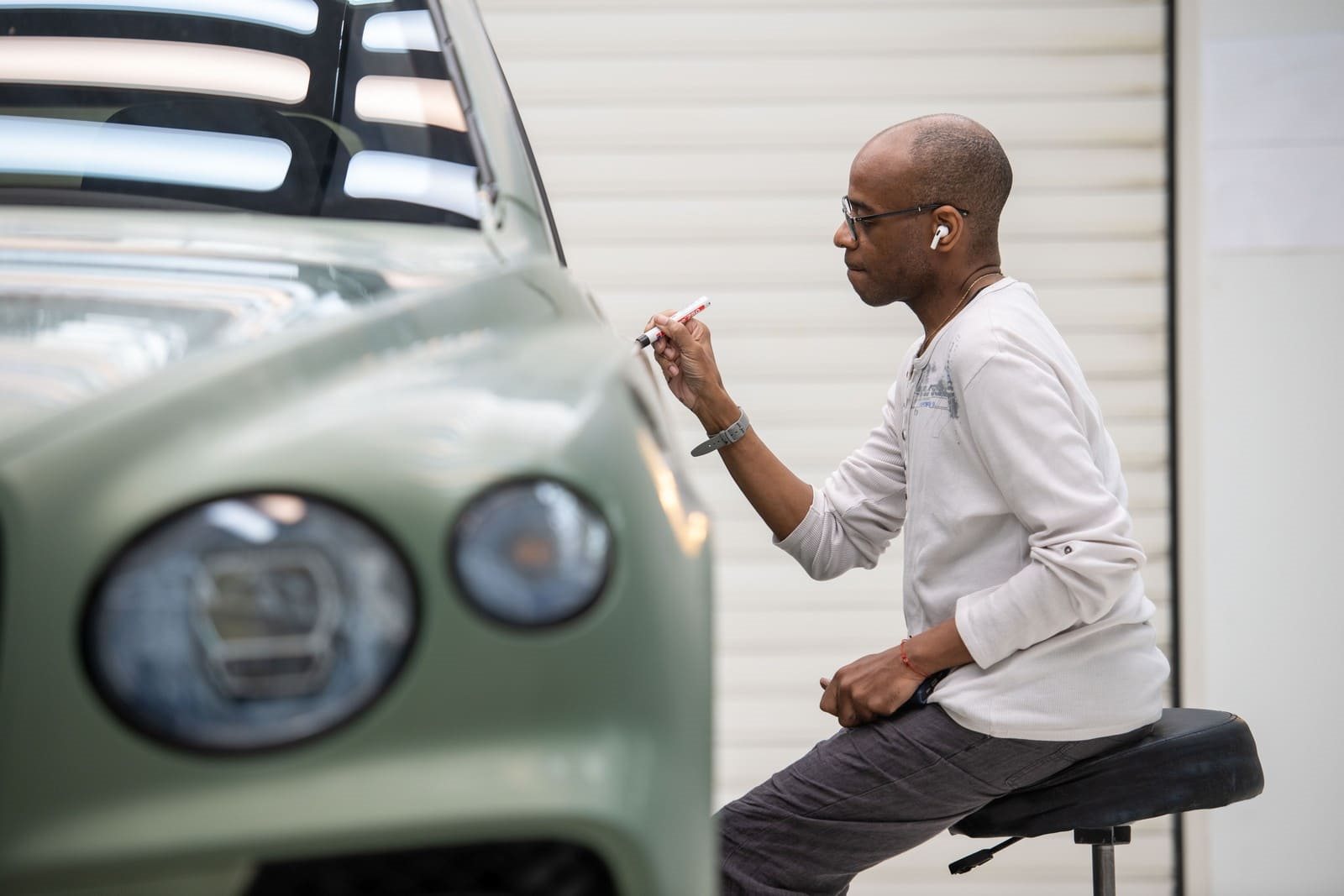 BENTLEY ‘BELONGING BENTAYGA’ BY STEPHEN WILTSHIRE, foto 7