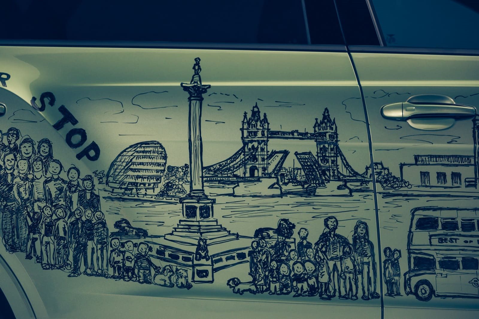 BENTLEY ‘BELONGING BENTAYGA’ BY STEPHEN WILTSHIRE, foto 12