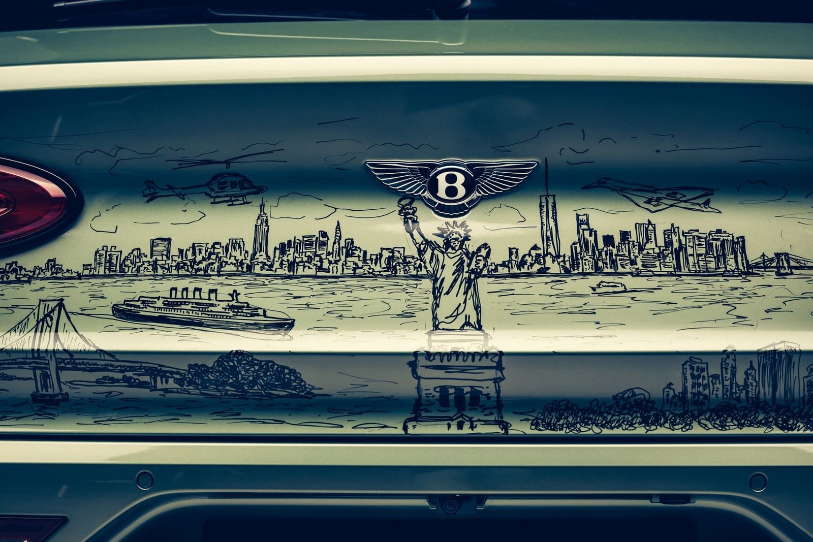 BENTLEY ‘BELONGING BENTAYGA’ BY STEPHEN WILTSHIRE, foto 13