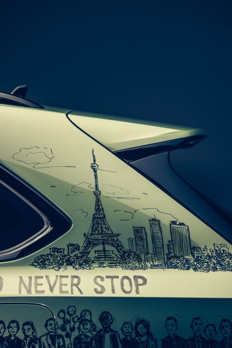 BENTLEY ‘BELONGING BENTAYGA’ BY STEPHEN WILTSHIRE, foto 15
