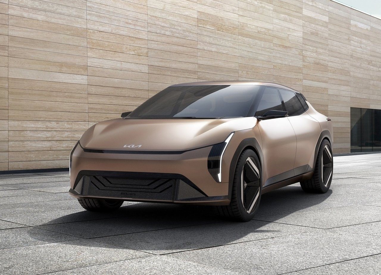 KIA CONCEPT EV4, foto 1