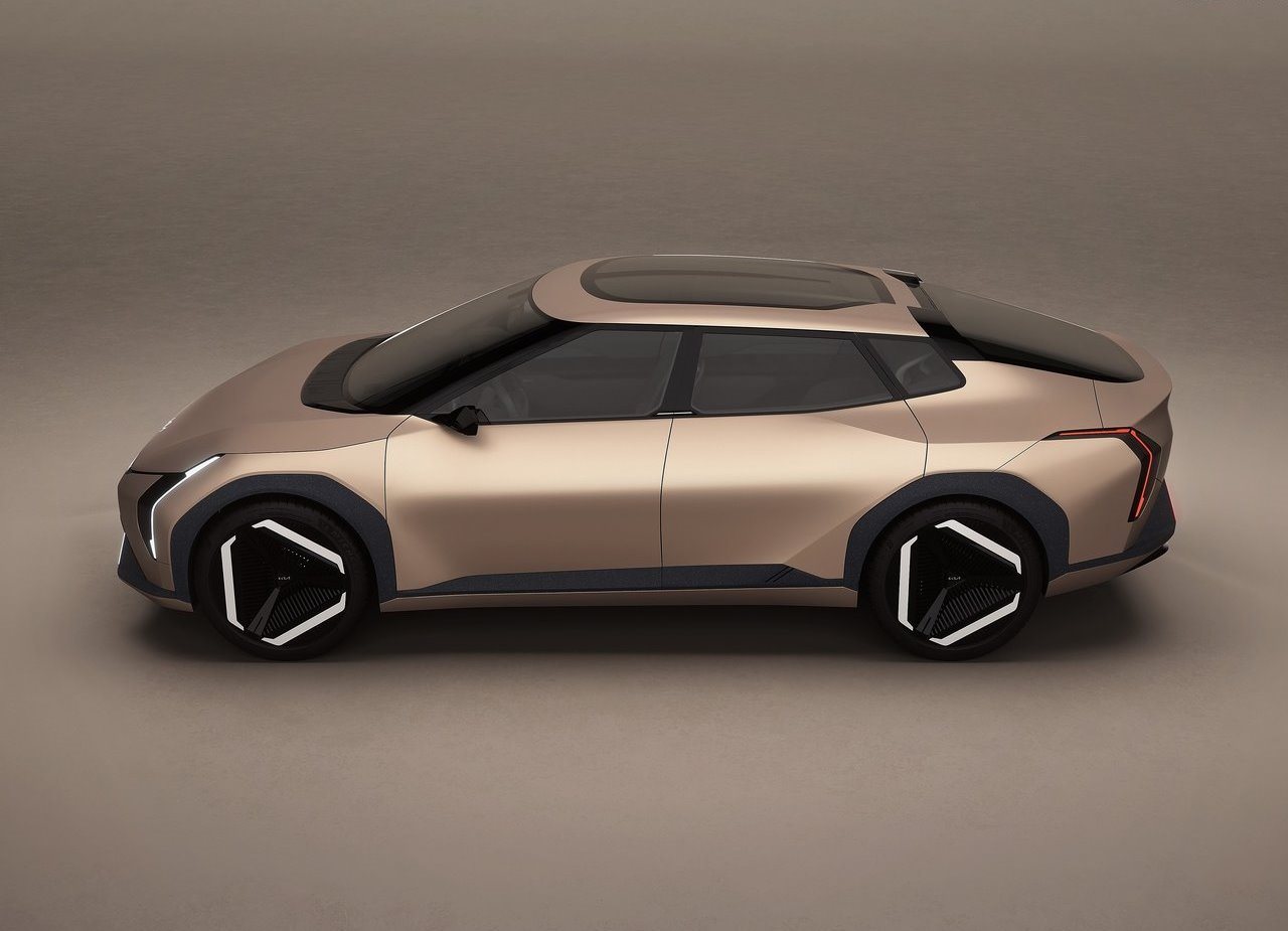 KIA CONCEPT EV4, foto 6