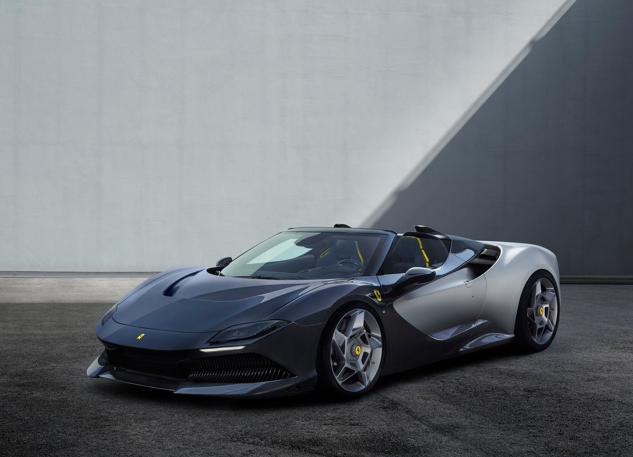 2024 - FERRARI SP-8, foto 2