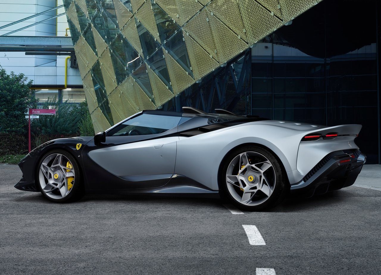 2024 - FERRARI SP-8, foto 4