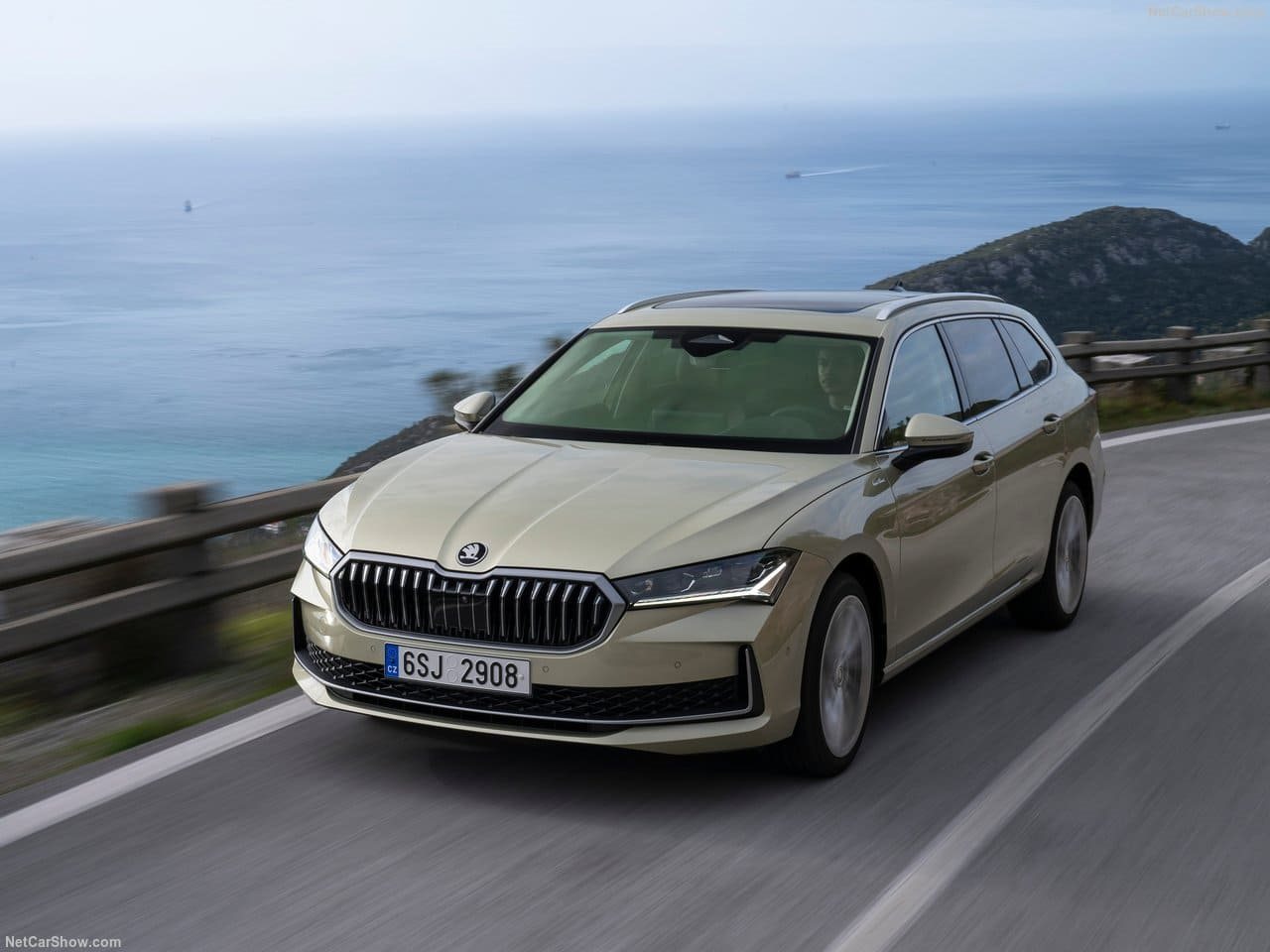 SKODA SUPERB COMBI, foto 40