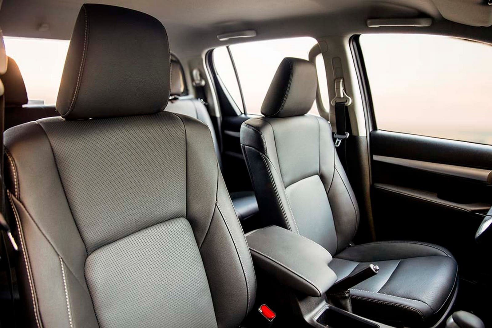TOYOTA HILUX SRX PLUS, foto 10