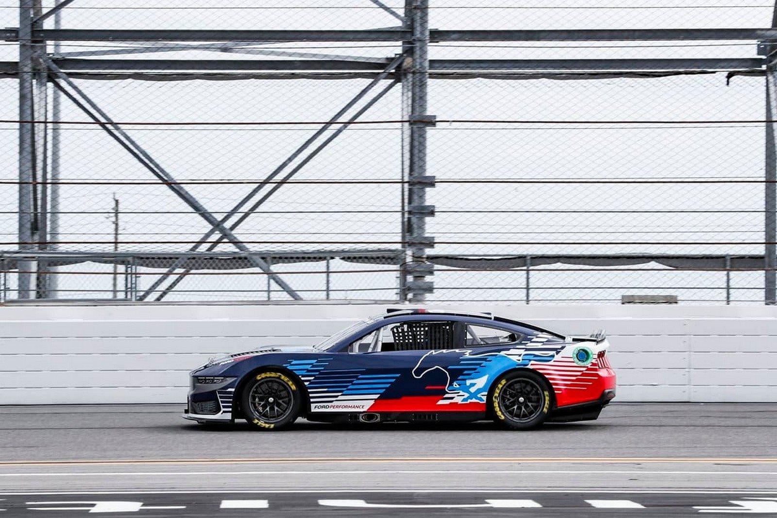 2024 - FORD MUSTANG NASCAR, foto 4