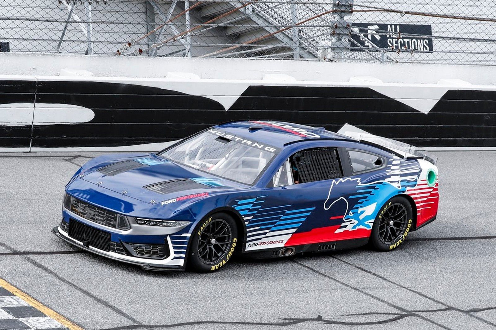 2024 - FORD MUSTANG NASCAR, foto 6