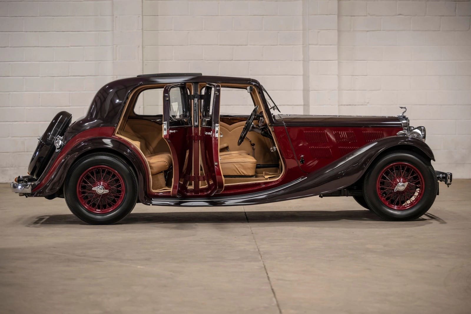 TRIUMPH GLORIA VITESSE SALOON, foto 3