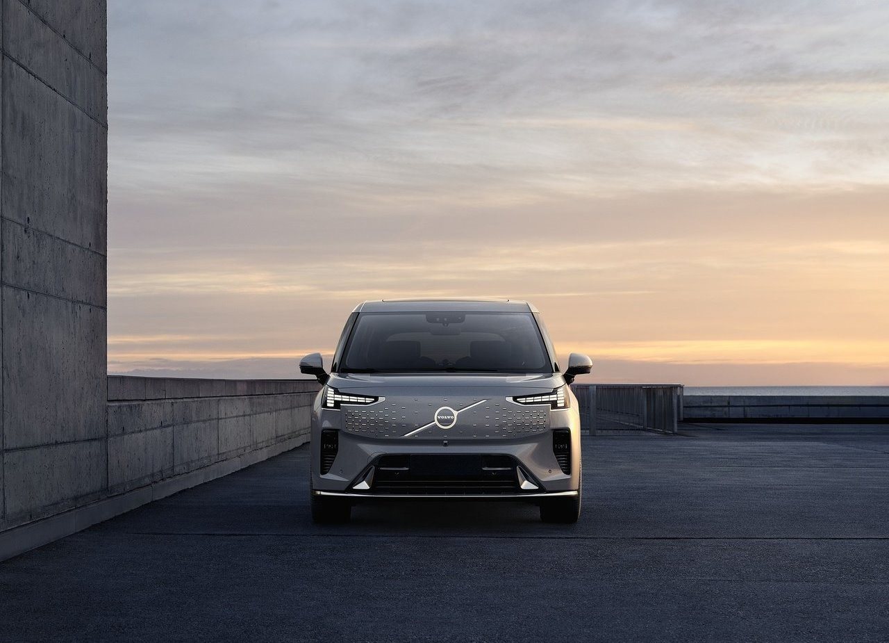 2024 - VOLVO EM90, foto 4
