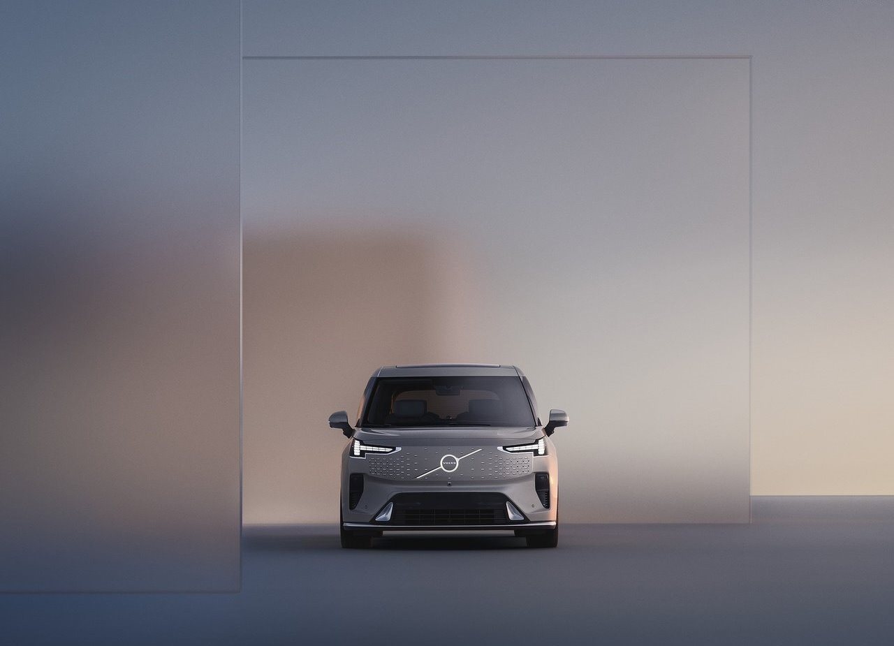2024 - VOLVO EM90, foto 5