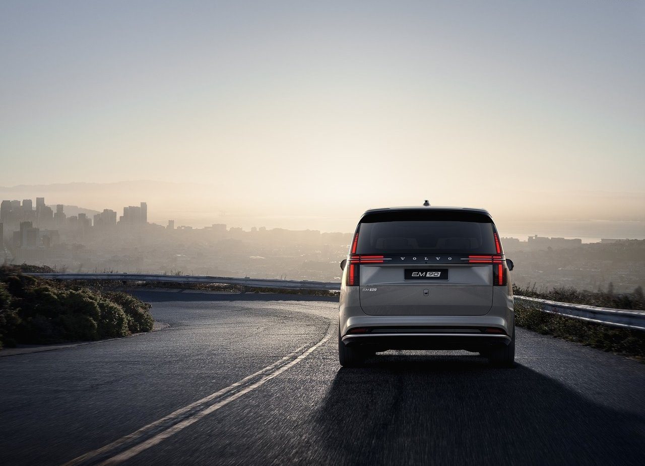 2024 - VOLVO EM90, foto 8
