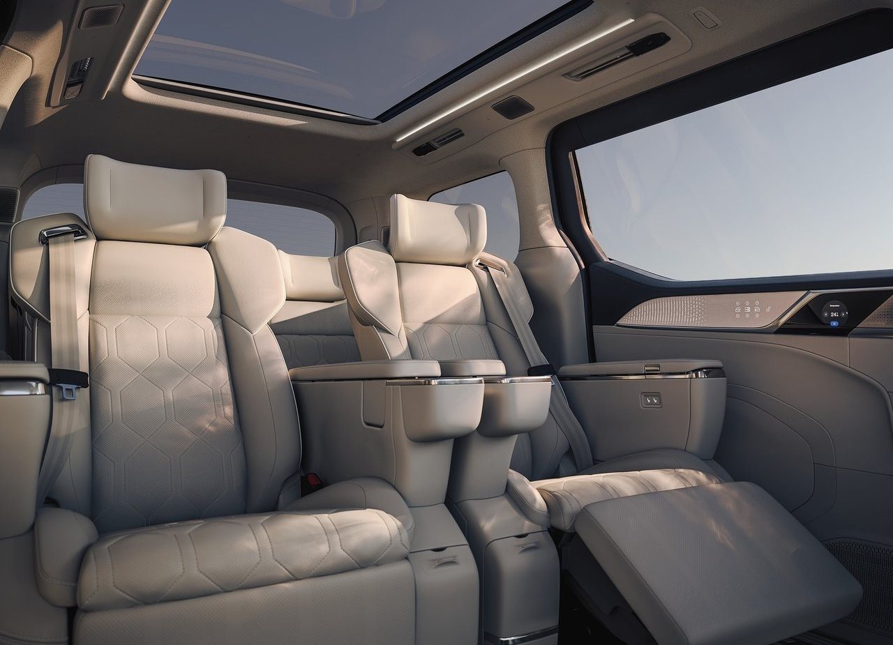 2024 - VOLVO EM90, foto 16
