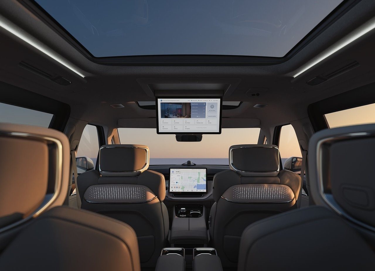 2024 - VOLVO EM90, foto 20