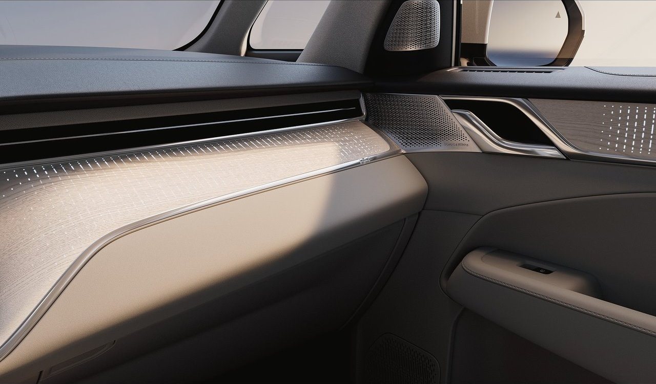 2024 - VOLVO EM90, foto 32