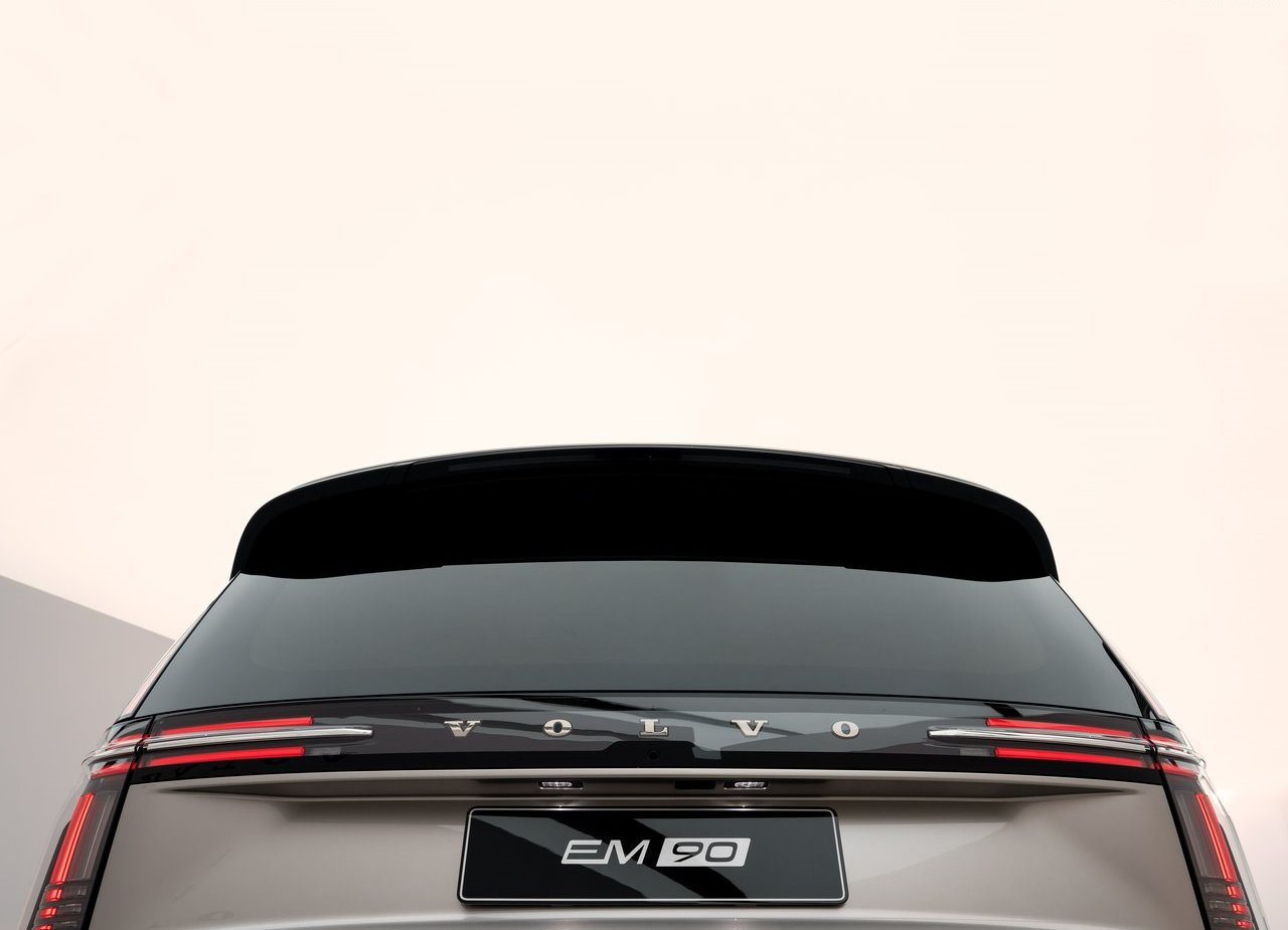 2024 - VOLVO EM90, foto 43