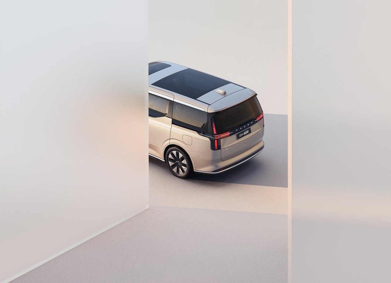 2024 - VOLVO EM90, foto 45