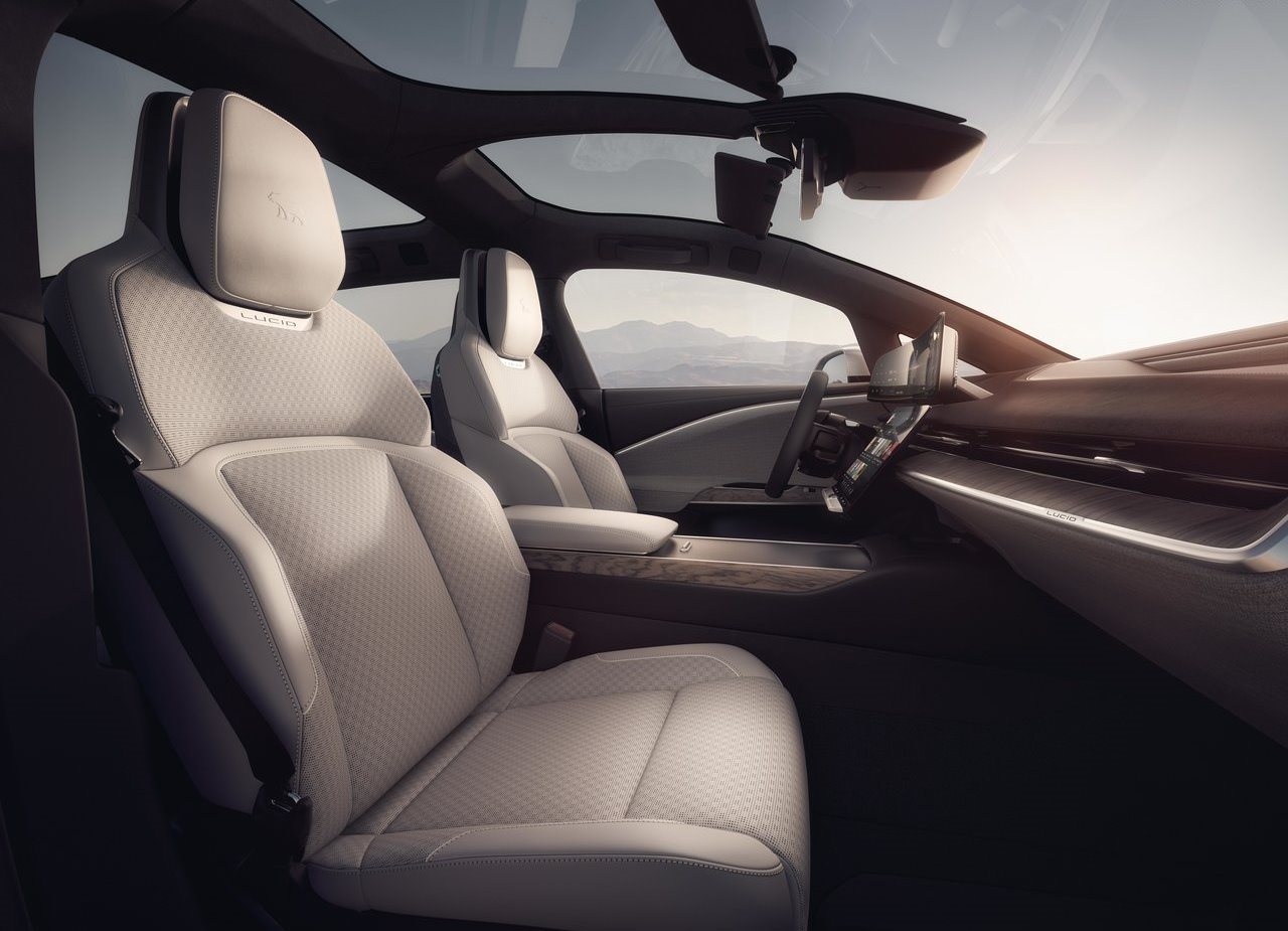 2025 - LUCID GRAVITY, foto 19