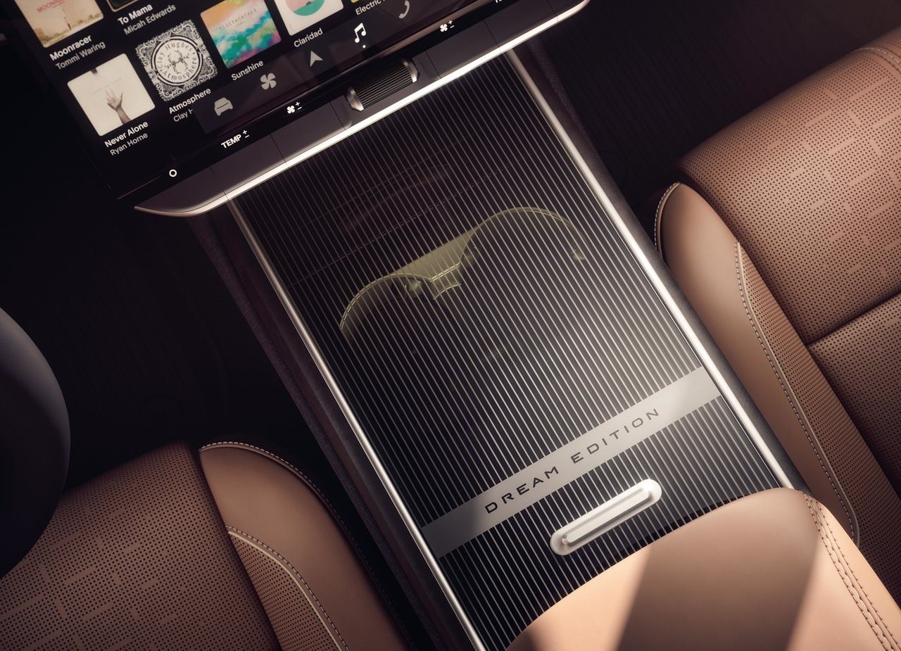 2025 - LUCID GRAVITY, foto 23