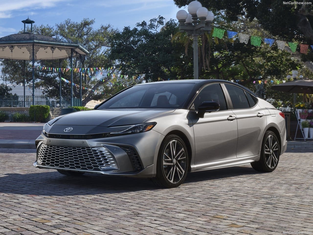 2025 - TOYOTA CAMRY HYBRID, foto 1