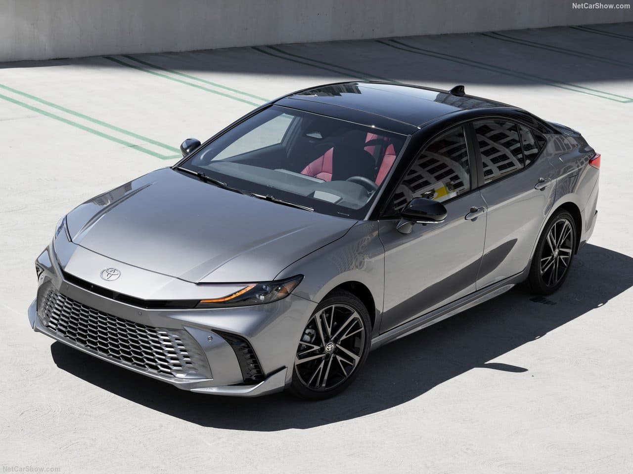 2025 - TOYOTA CAMRY HYBRID, foto 3