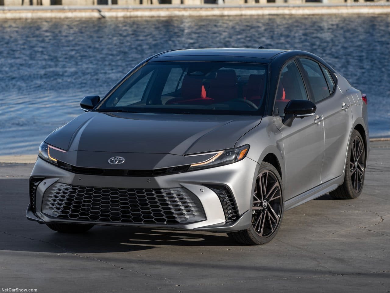 2025 - TOYOTA CAMRY HYBRID, foto 11