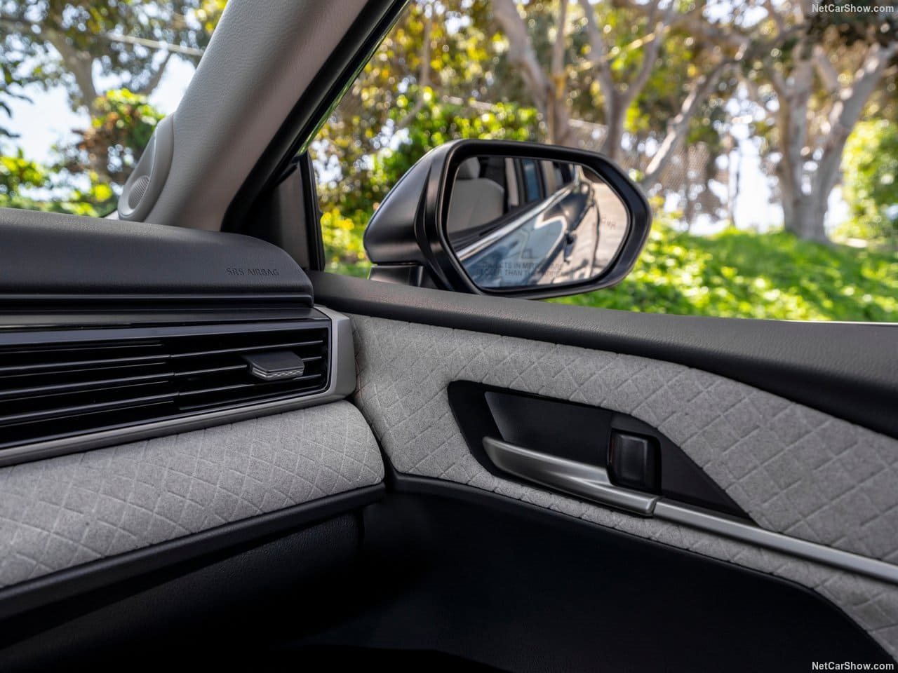 2025 - TOYOTA CAMRY HYBRID, foto 218