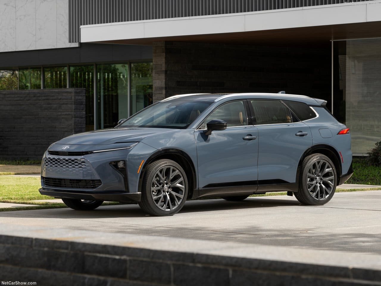 2025 - TOYOTA CROWN SIGNIA, foto 11