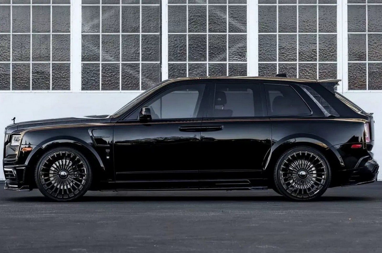 2023 - ROLLS-ROYCE CULLINAN BY MANSORY, foto 2