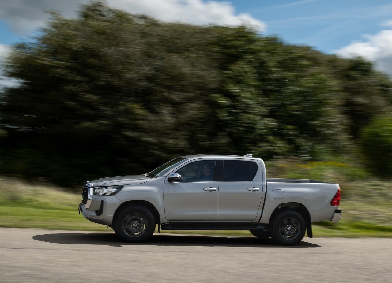 TOYOTA HILUX HYBRID 48V, foto 29
