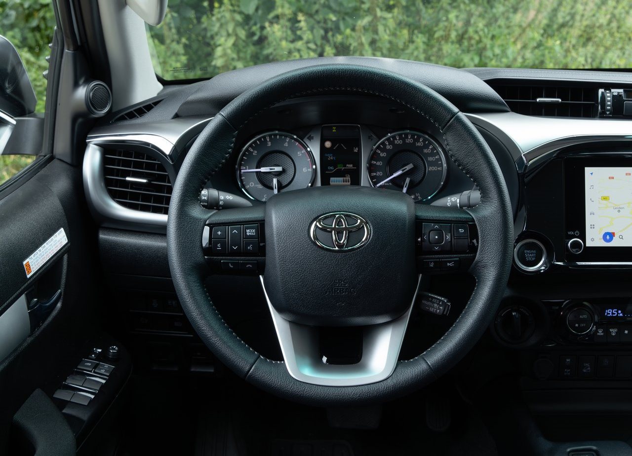 TOYOTA HILUX HYBRID 48V, foto 40