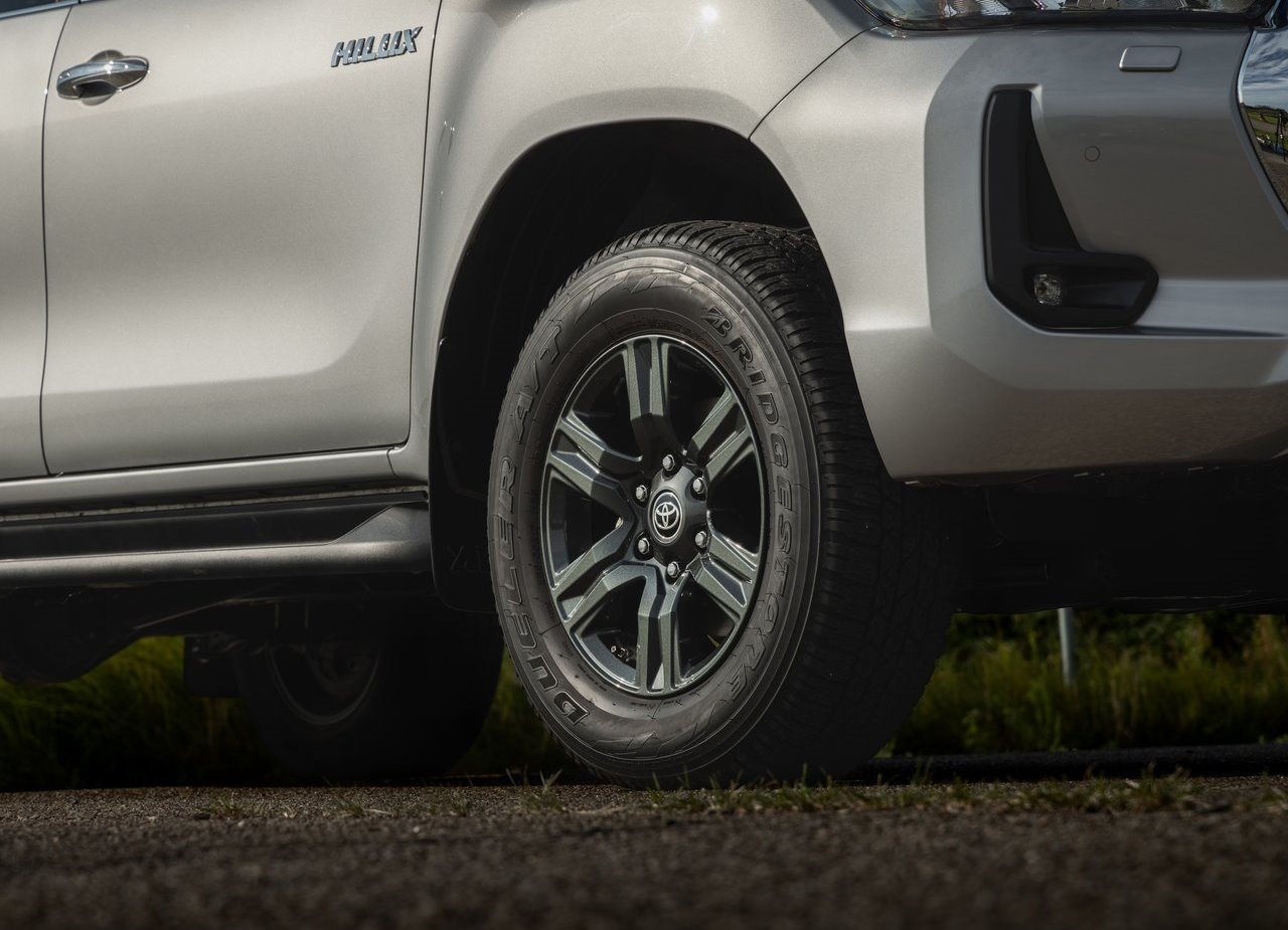 TOYOTA HILUX HYBRID 48V, foto 56